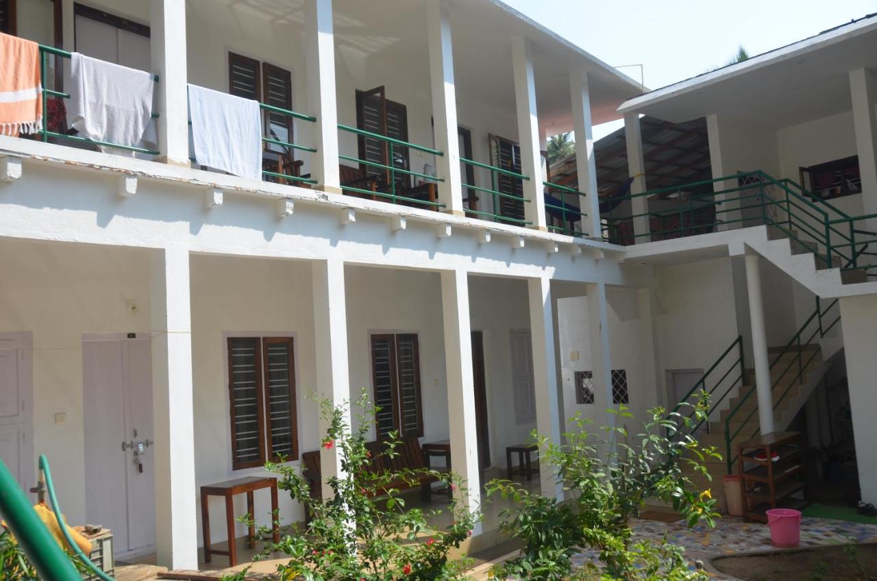 Arya Homestay Bougain Villa Gokarna  Exterior photo