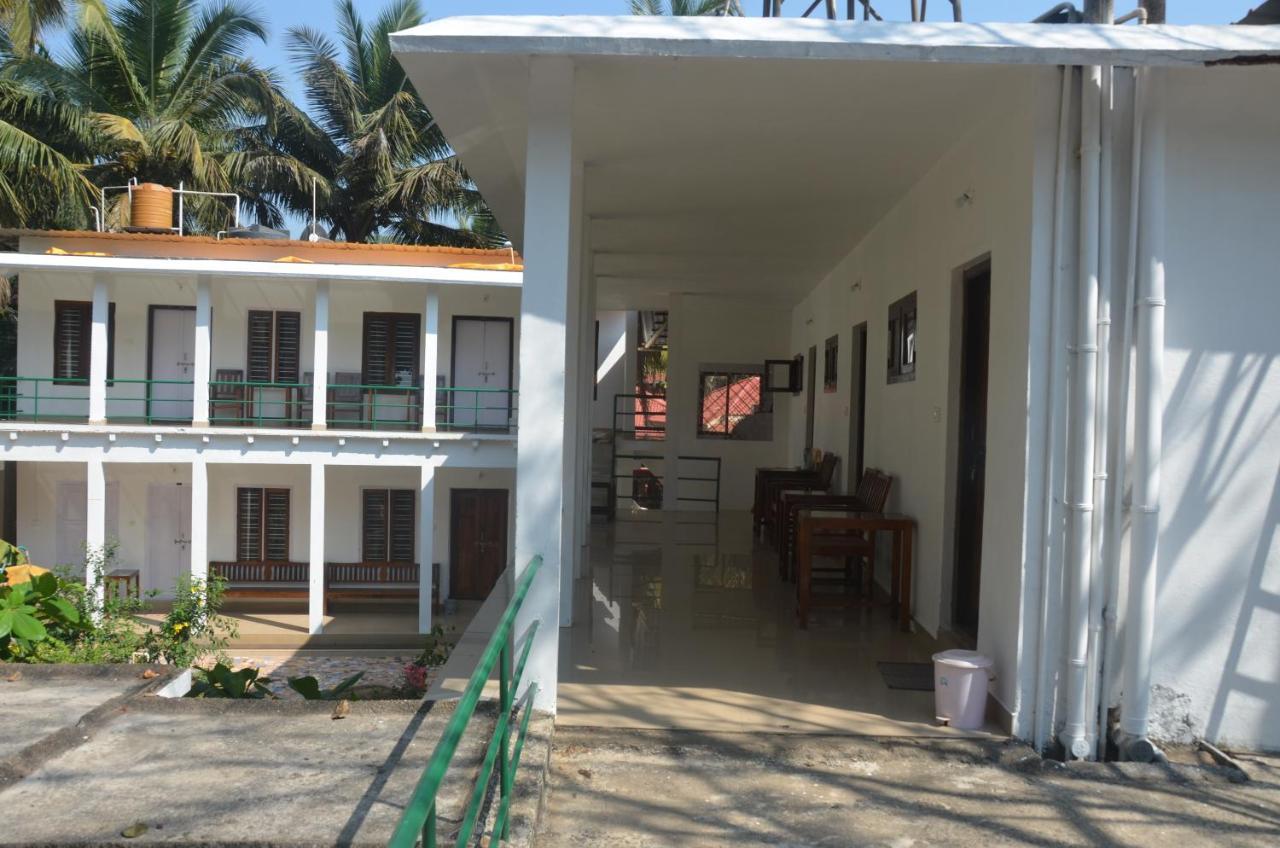 Arya Homestay Bougain Villa Gokarna  Exterior photo