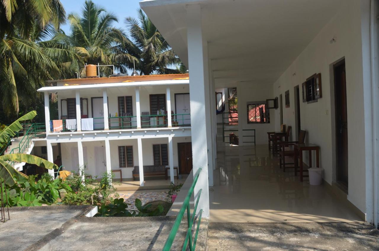 Arya Homestay Bougain Villa Gokarna  Exterior photo