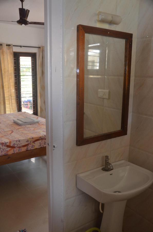 Arya Homestay Bougain Villa Gokarna  Exterior photo