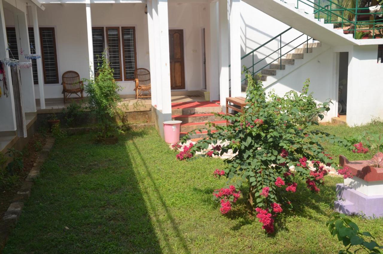 Arya Homestay Bougain Villa Gokarna  Exterior photo
