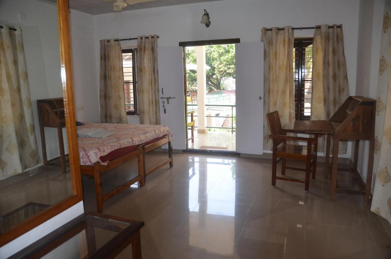 Arya Homestay Bougain Villa Gokarna  Exterior photo